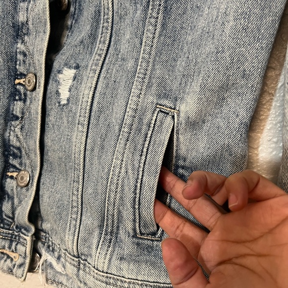 Old Navy Distressed Classic Jean Denim Jacket for Women Light Blue S. - Picture 8 of 8